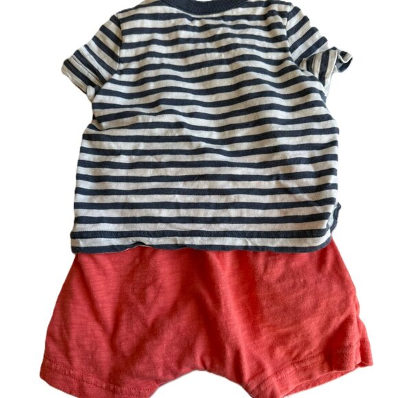 3/$15 Outfit | Boys One Piece Short/Top Bodysuit - Picture 2 of 4